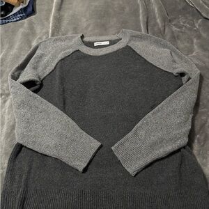 Sonoma Gray Crew Neck Sweater with Heathered Sleeves